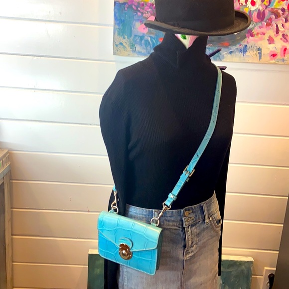 Dooney & Bourke Blue Croc  Crossbody Flap with Lock and key.   Made in Italy - Picture 6 of 6